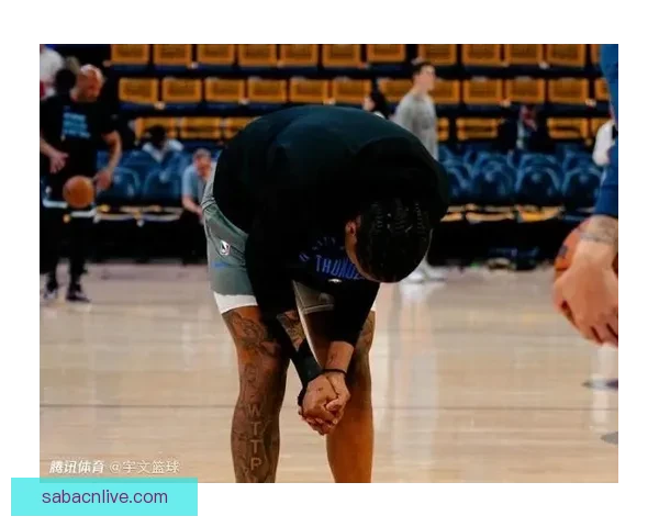 小卡手腕伤势加重仍坚守赛场 对猛龙比赛中受伤不得不硬撑