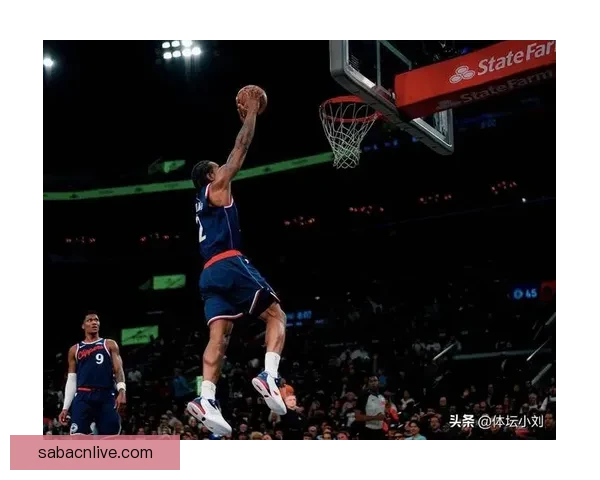 以卢惊叹加兰超远三分同时发现杰克逊低位背打能力全面展现球队新进攻核心潜质